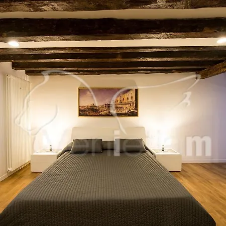 아파트 The Lion's House Apt5 *